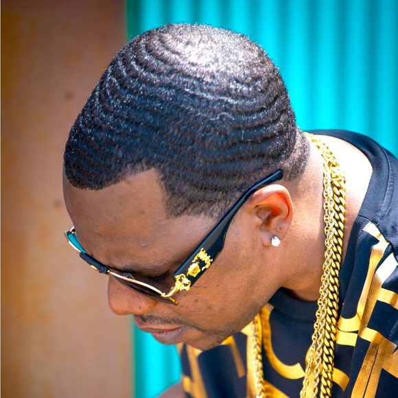 Meet your Posher, Joseph Live Learn and love your outfit expression is key - Picture 2 of 3